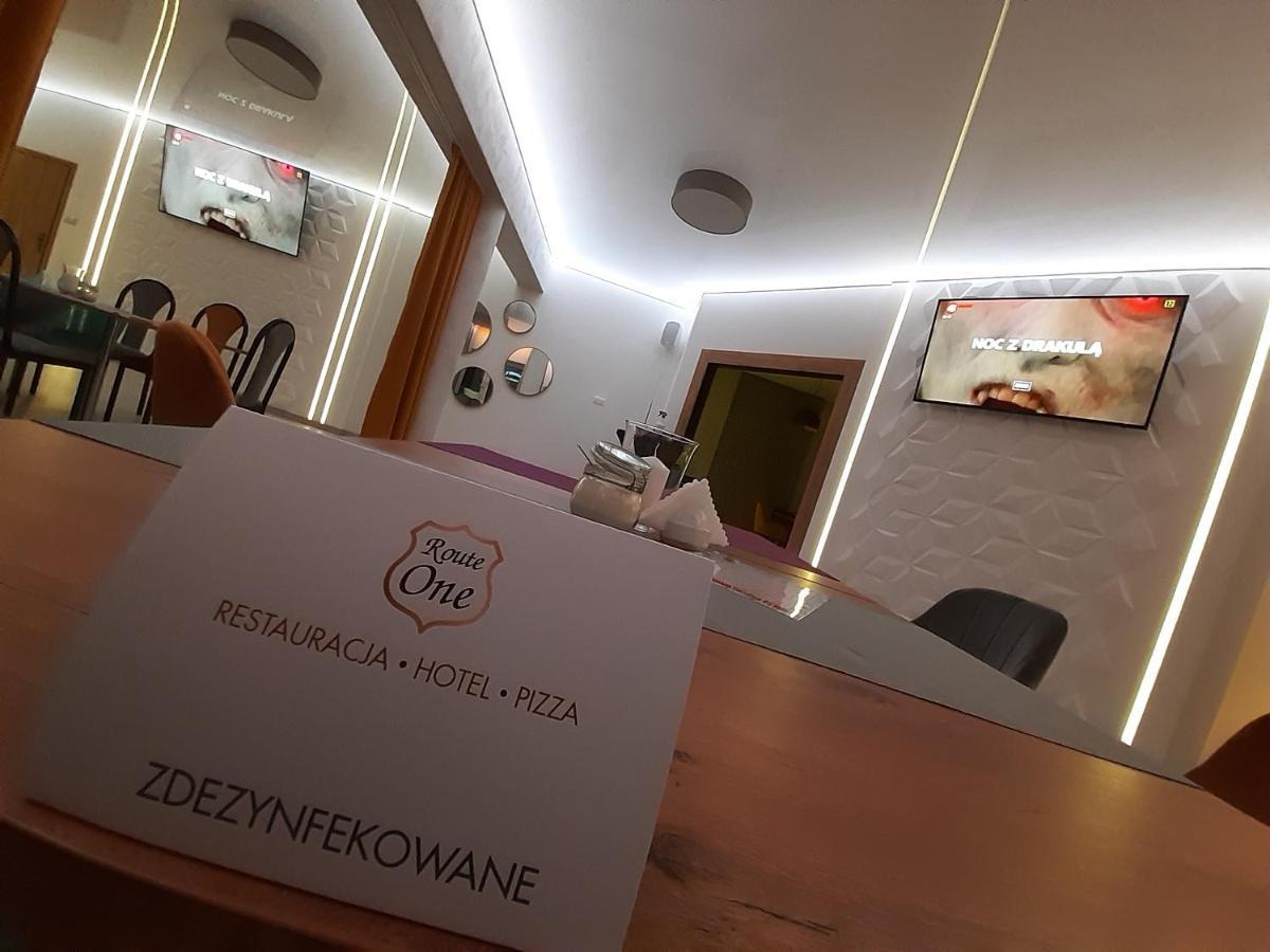 Route One - Restauracja & Pokoje Hotelowe Zgierz Luaran gambar