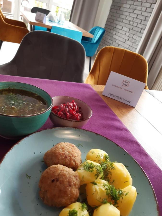 Route One - Restauracja & Pokoje Hotelowe Zgierz Luaran gambar