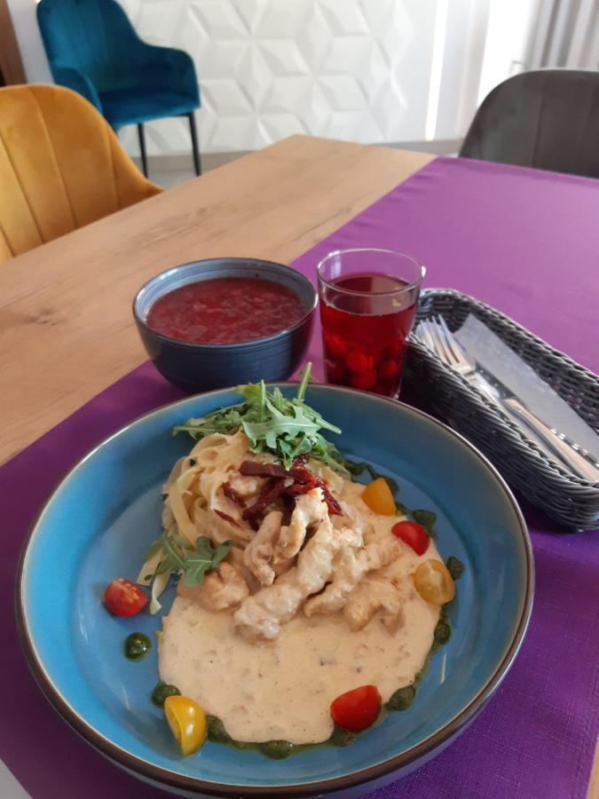 Route One - Restauracja & Pokoje Hotelowe Zgierz Luaran gambar